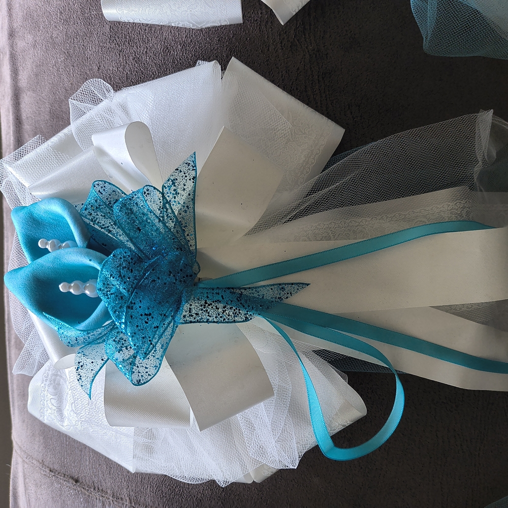 Set of 4 Elegant White and Turquoise Floral Bows